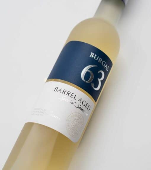 Přední etiketa bulharské rakije Burgas 63 Barrel Aged