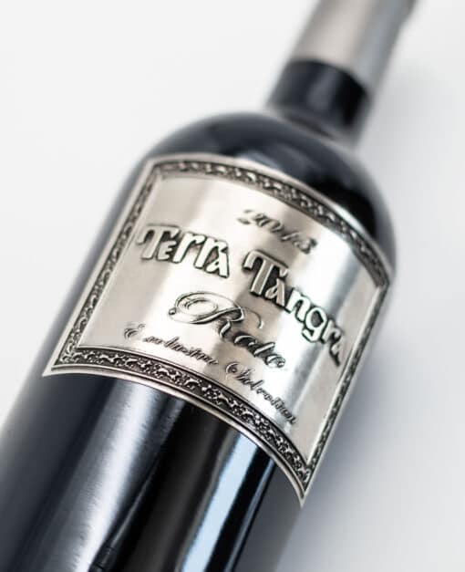 Bulharské víno Terra Tangra Roto kovová etiketa