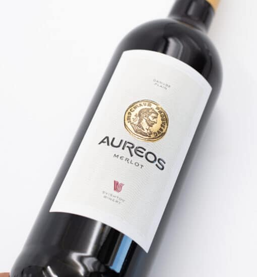 Merlot Aureos z bulharského vinařství Svishtov.