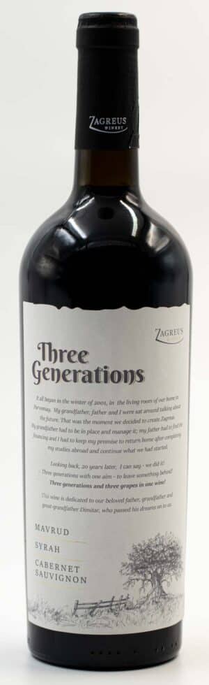 Láhev bulharského červeného vína Zagreus Winery Three Generations – čelní pohled s etiketou.